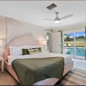 King Room + Private Bathroom + Pool Entrance